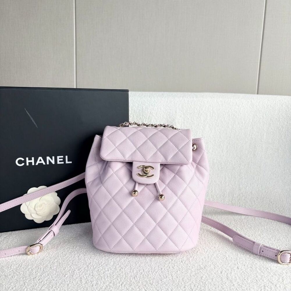 Chanel Women Pre-Loved Bag Very Good Condition - Picture 2 of 9